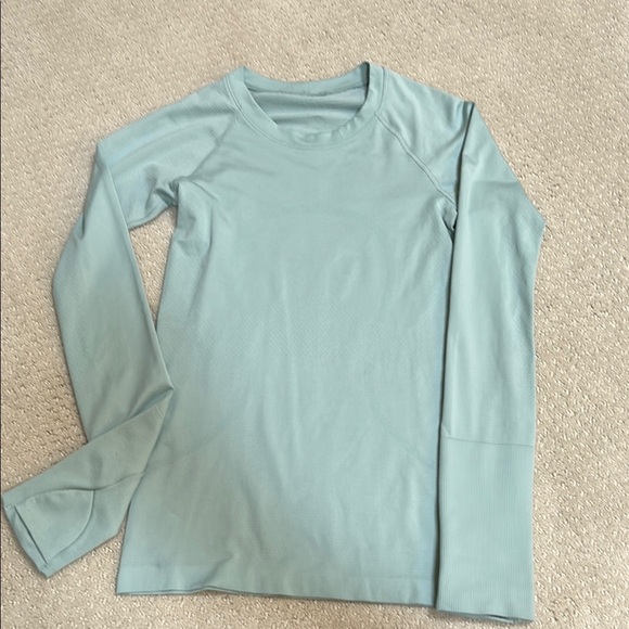 lululemon | Swiftly Tech Long-Sleeve Shirt 2.0 Waist in Crater Blue, Sz 2 W3HHIS - Picture 7 of 11
